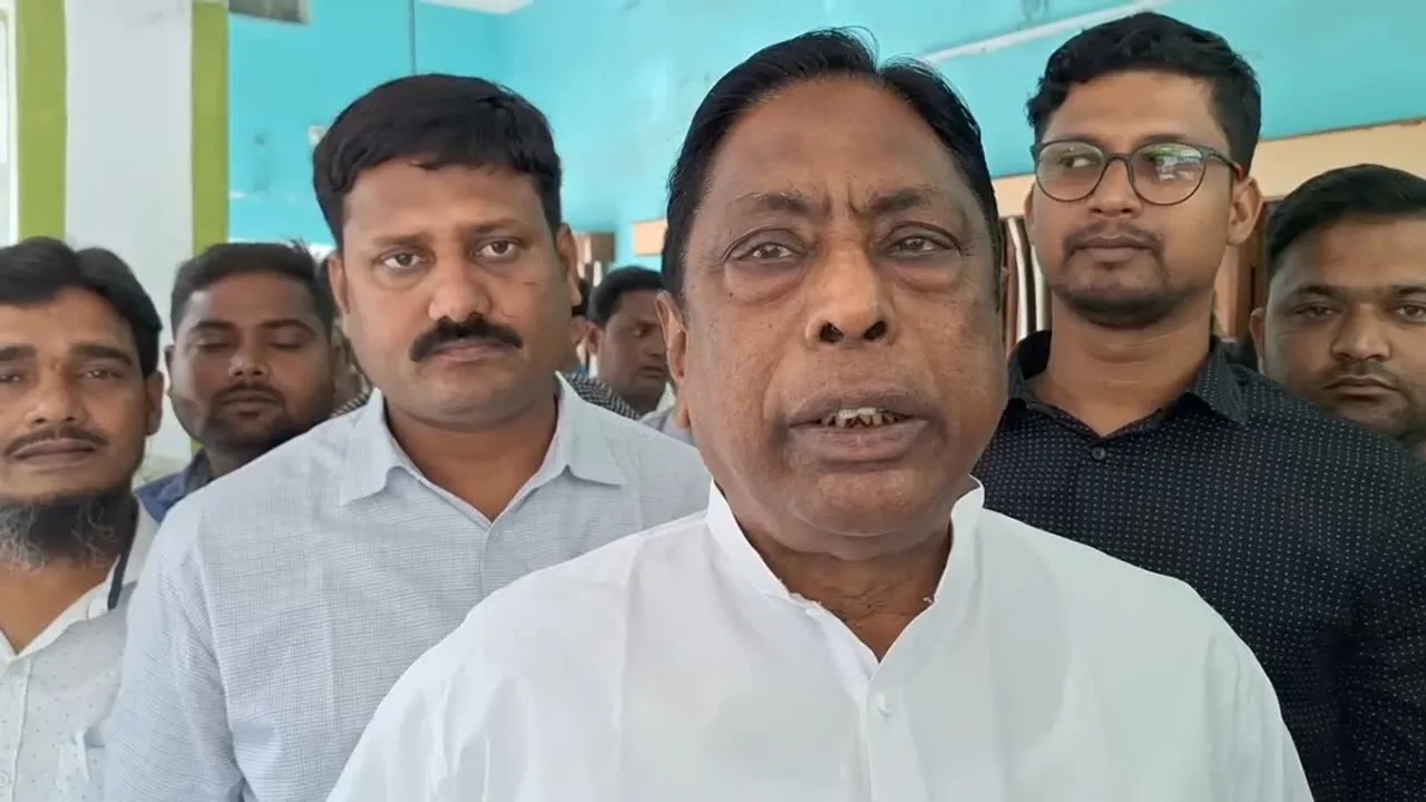  କଂଗ୍ରେସ ନେତା ତଥା ଝାଡଖଣ୍ଡ ମନ୍ତ୍ରୀ ଆଲମଗିରି ଆଲମ ଗିରଫ । -ଦୁଇଦିନର ପଚରାଉଚରା ପରେ ଇଡିର କାର୍ଯ୍ୟାନୁଷ୍ଠାନ