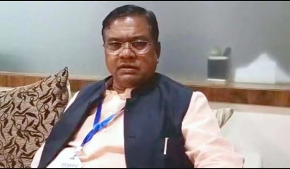  ରାଜ୍ୟ ସରକାରଙ୍କୁ କେନ୍ଦ୍ର ଇସ୍ପାତ ମନ୍ତ୍ରୀଙ୍କ ଟାର୍ଗେଟ । କହିଲେ, ଖଣି ମାଫିଆଙ୍କୁ ବଞ୍ଚାଇବାକୁ ଚେଷ୍ଟା କରୁଛନ୍ତି ଓଡିଶା ସରକାର ।
