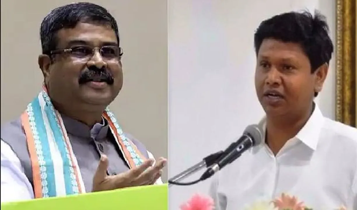  ରେଢ଼ାଖୋଲରେ ବିଜେପିର ପରିବର୍ତ୍ତନ ସଂକଳ୍ପ ଯାତ୍ରା । ସାମିଲ ହେଲେ କେନ୍ଦ୍ରମନ୍ତ୍ରୀ ଧର୍ମେନ୍ଦ୍ର ପ୍ରଧାନ । ସେପଟେ ସମ୍ବଲପୁରରେ ପ୍ରଣବଙ୍କ ମାରାଥନ ପ୍ରଚାର ।