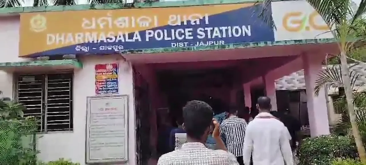  ଧର୍ମଶାଳାରେ ରାଜନୈତିକ ହିଂସା । ରାଲି ଉପରେ ଚଢାଇ ଦେଲେ ସ୍କର୍ପିଓ ଗାଡି । ୪ ଲୋକଙ୍କ ଭାଙ୍ଗିଲା ବାଇକ୍, ଭାଙ୍ଗିଲା ଗୋଡ ।