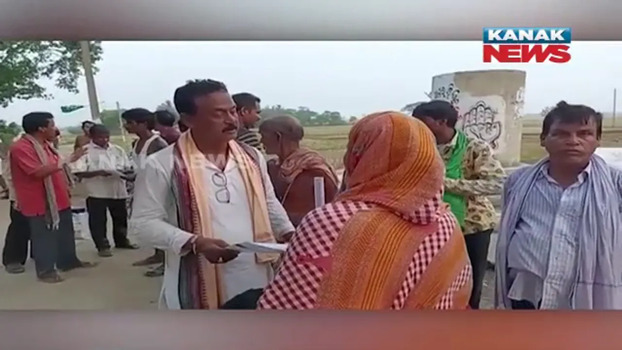  ନିର୍ବାଚନରେ ନିଆରା ପ୍ରାର୍ଥୀ । ବଡ ସଭା କରିବାକୁ ଟଙ୍କା ନାହିଁ । ଚାଲି ଚାଲି କରୁଛନ୍ତି ପ୍ରଚାର ।