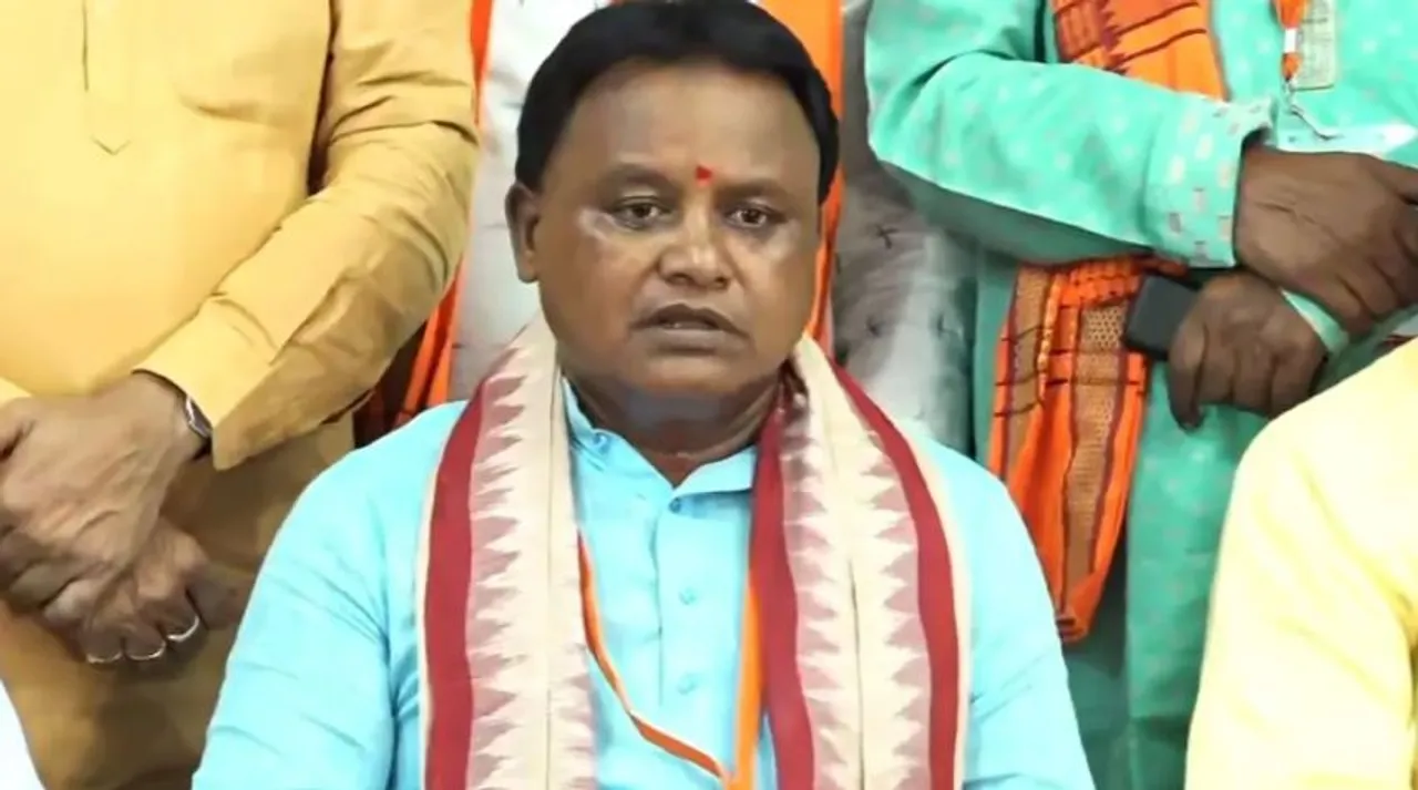  କୁଏତରେ ପ୍ରାଣ ହରାଇଥିବା ଦୁଇ ଓଡିଆଙ୍କ ପରିବାରକୁ ସହାୟତା ରାଶି ଘୋଷଣା । ୪ ଲକ୍ଷ ଟଙ୍କାର ଅନୁକମ୍ପା ରାଶି ଘୋଷଣା କଲେ ମୁଖ୍ୟମନ୍ତ୍ରୀ ।