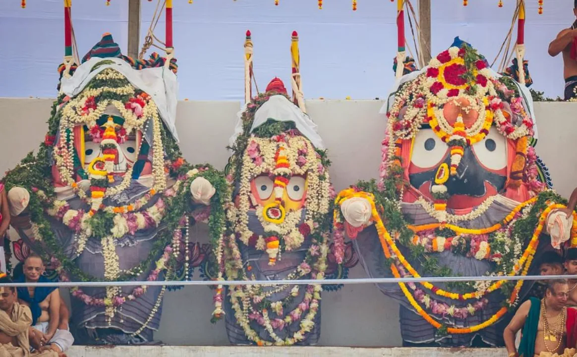  ସୁସ୍ଥ ହେଉଛନ୍ତି ମହାପ୍ରଭୁ । ସ୍ନାନବେଦୀରେ ସ୍ନାନ ପରେ ଜ୍ୱରରେ ପୀଡ଼ିତ ଶ୍ରୀଜିଉ । ଆଜି ଲାଗିହେବ ଓଷ