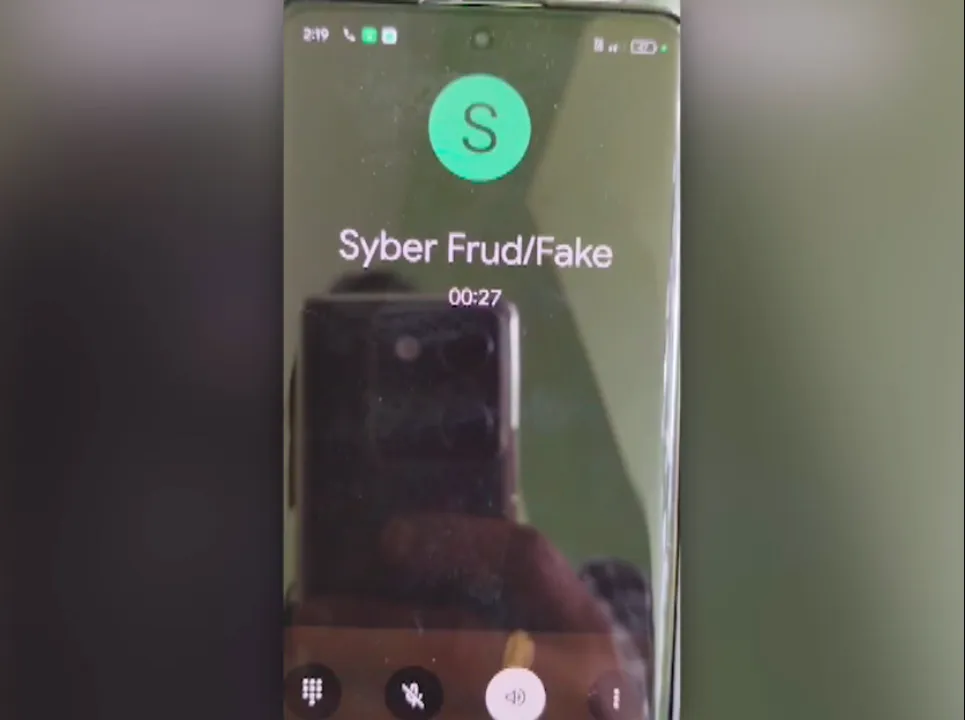  ବିଡିଓ ପରିଚୟ ଦେଇ ଅଧ୍ୟାପକଙ୍କୁ ଠକେଇ । ରାଜଧାନୀ ଉପକଣ୍ଠରେ ୨ ଅଧ୍ୟାପକ ୪୦ ହଜାର ଟଙ୍କା ଠକେଇର ଶିକାର ।