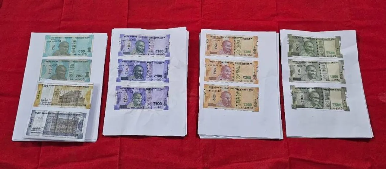  ନକଲିି ନୋଟ୍ ଛାପୁଛନ୍ତି ମାଓବାଦୀ । କୁମ୍ବିଂ ଅପରେସନ ବେଳେ ଜବତ କଲା ସୁକମା ପୋଲିସ ।