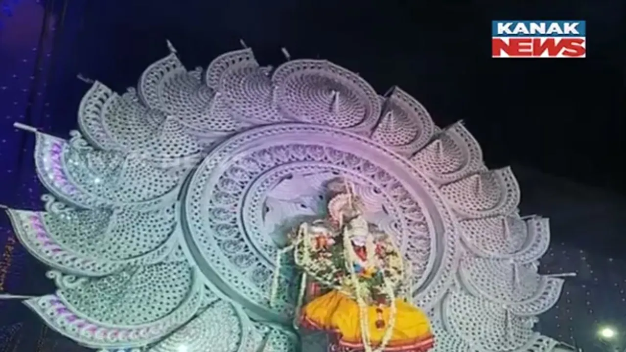  ଶୀତଳଷଷ୍ଠୀ ପାଇଁ ଉତ୍ସବମୁଖର ସମ୍ବଲପୁର । ମହାଦେବ ଓ ପାର୍ବତୀଙ୍କ ବିବାହ ପାଇଁ ଦେବ ନିମନ୍ତ୍ରଣ ଶେଷ । ଆଜି ପତରପେଣ୍ଡି ଉତ୍ସବ ।