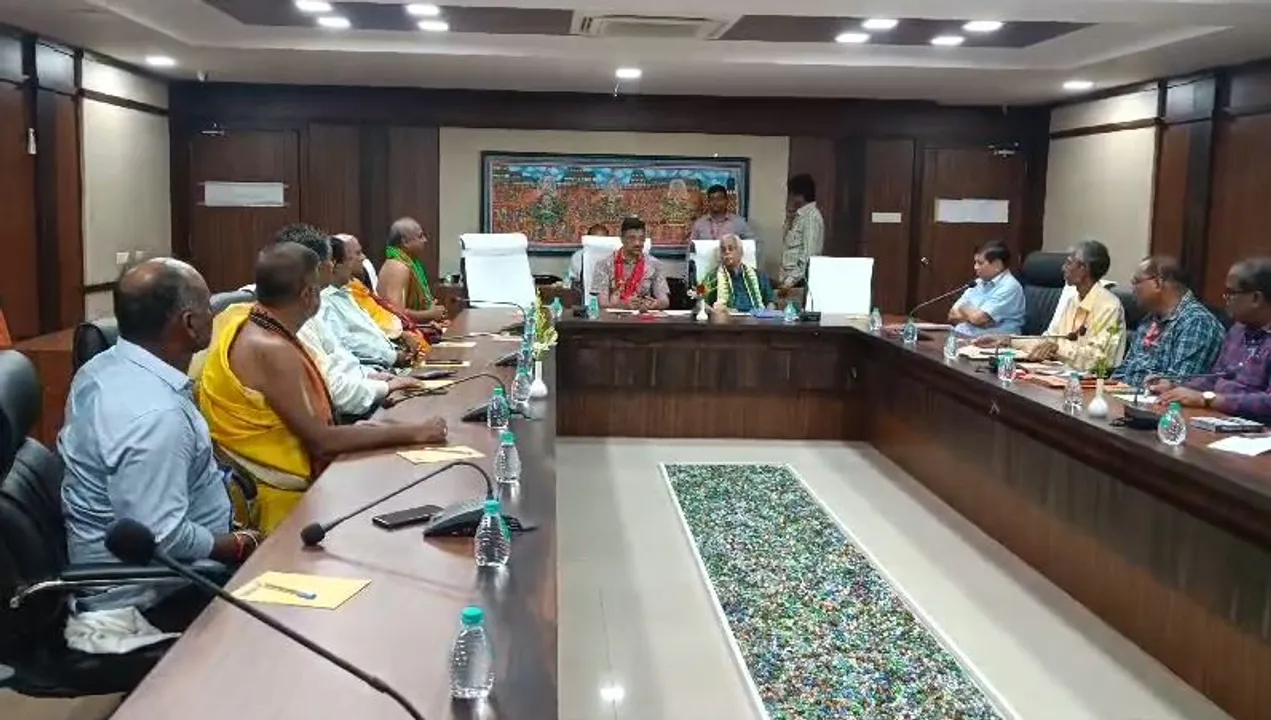  ରତ୍ନଭଣ୍ଡାର କମିଟି ବୈଠକ ଆରମ୍ଭ ; ଯାଞ୍ଚ ଓ ମରାମତି ନେଇ ହେଉଛି ଆଲୋଚନା