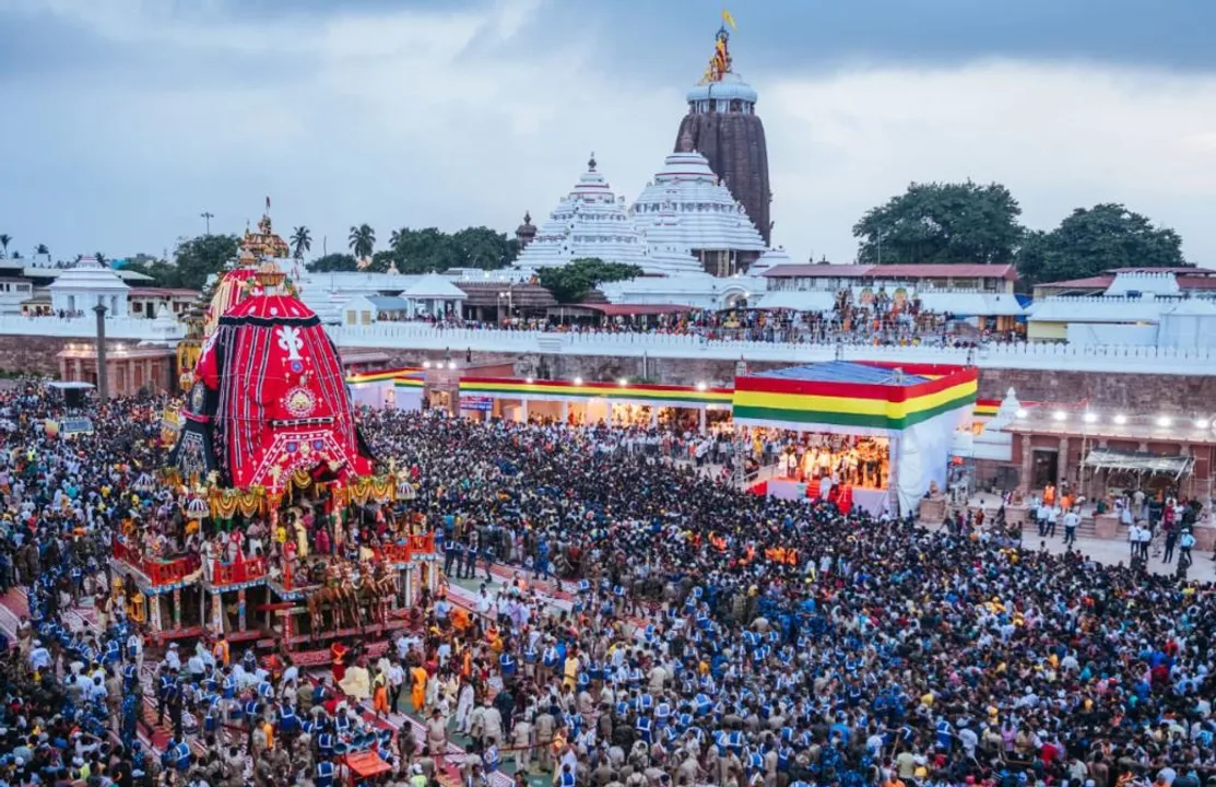  ବଡଦାଣ୍ଡରେ ଅଟକିଛି ୩ ରଥ । ନୀତିକାନ୍ତି ପରେ ପୁଣିଥରେ ଆରମ୍ଭ ହେବ ରଥଟଣା ।
