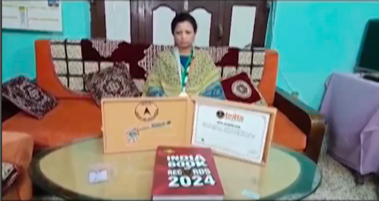  ମୃତ ପୁଅର ସ୍ମୃତିରେ ଗୀତ ଲେଖି ରେକର୍ଡ କଲେ ମା’ । ଚର୍ଚ୍ଚାରେ ଭଦ୍ରକର ସୁଜାତା ଖଟୁଆ ।