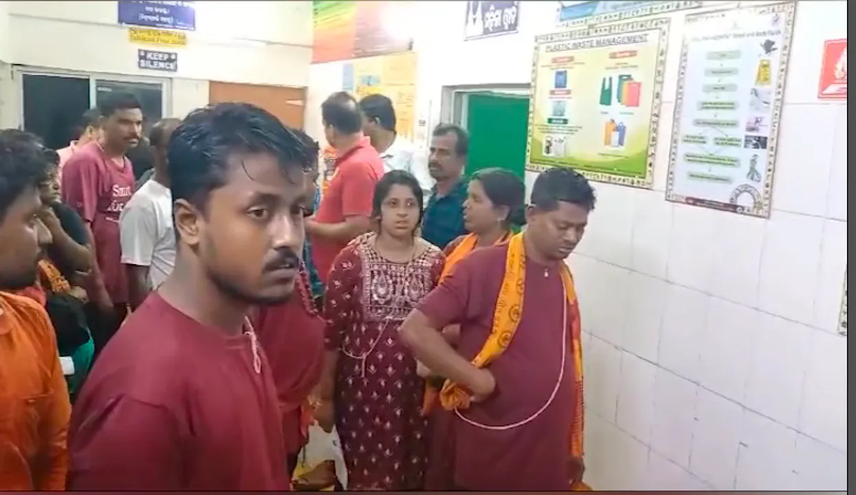  କାଉଡିଆଙ୍କ ଉପରେ ମାଡ଼ିଗଲା କାର୍ ; ୨ କାଉଡିଆଙ୍କ ଘଟଣାସ୍ଥଳରେ ମୃତ୍ୟୁ, ୩ ଗୁରୁତର ; କଟକ କେନ୍ଦ୍ରାପଡ଼ା ରାସ୍ତାର ନିଶ୍ଚିନ୍ତକୋଇଲି ନିକଟରେ ଅଘଟଣ