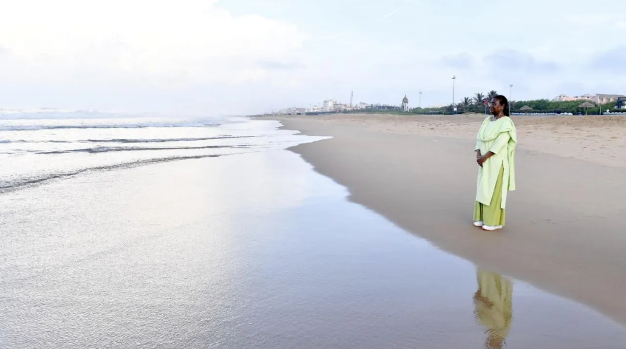  ପରିବେଶ ହରାଉଛି ସନ୍ତୁଳନ, କେଉଁଠି ବର୍ଷା ତ’ କେଉଁଠି ସ୍ବଳ୍ପବୃଷ୍ଟି  । ଜଳବାୟୁ ନେଇ ଉଦବେଗ ପ୍ରକାଶ କଲେ ରାଷ୍ଟ୍ରପତି ଦ୍ରୌପଦୀ ମୁର୍ମୁ, ସବୁସ୍ତରରେ ପଦକ୍ଷେପ ପାଇଁ ଦେଲେ ଆହ୍ବାନ 