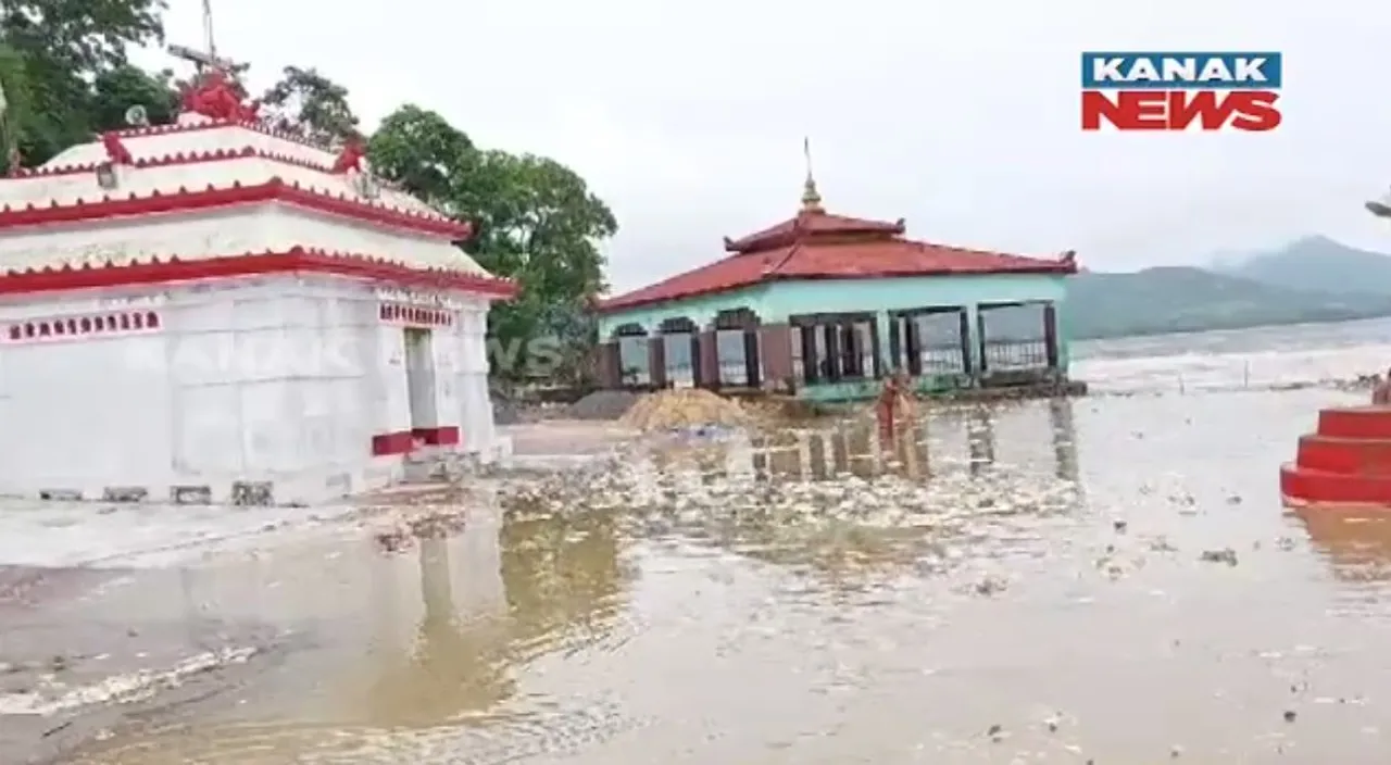 ବୁଡିଲା ଭଟ୍ଟାରିକା ମନ୍ଦିର ବେଢ଼ା ... ବନ୍ୟାଜଳରେ ଫୁଲୁଛି ମହାନଦୀ