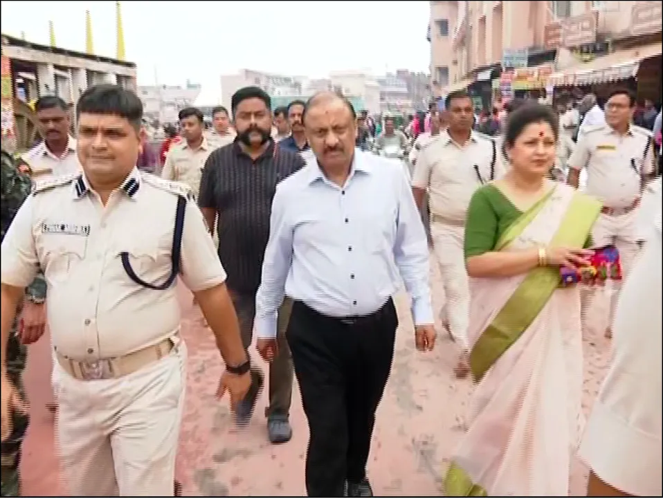  ଦାୟିତ୍ୱ ନେବା ପରେ ଶ୍ରୀମନ୍ଦିର ଯାଇ ଶ୍ରୀଜିଉଙ୍କ ଆଶିଷ ନେଲେ ଡିଜିପି ; କହିଲେ, ଖୁବ ଶୀଘ୍ର କାର୍ଯ୍ୟକ୍ଷମ ହେବ ଶ୍ରୀମନ୍ଦିର ସ୍ୱତନ୍ତ୍ର ବାଟାଲିୟନ