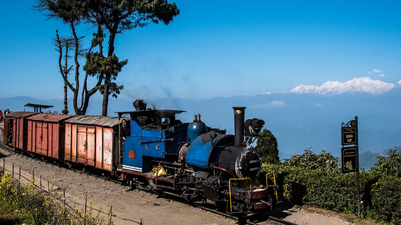 darjeeling himalayan railway 
