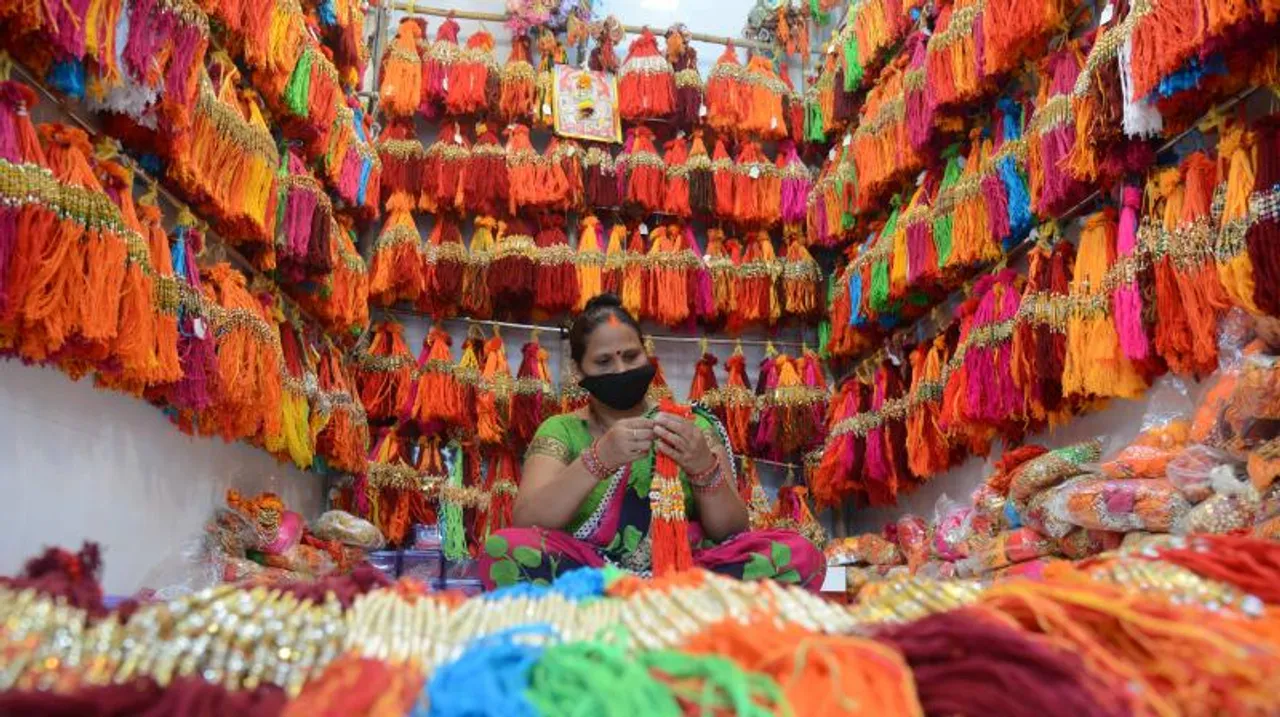 Check these markets for the Raksha Bandhan shopping in Mumbai and grab all you need!