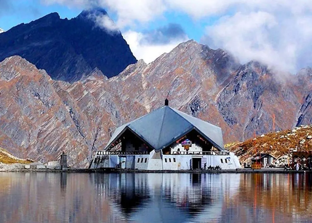 Take the thrilling trek to the world's highest Gurudwara