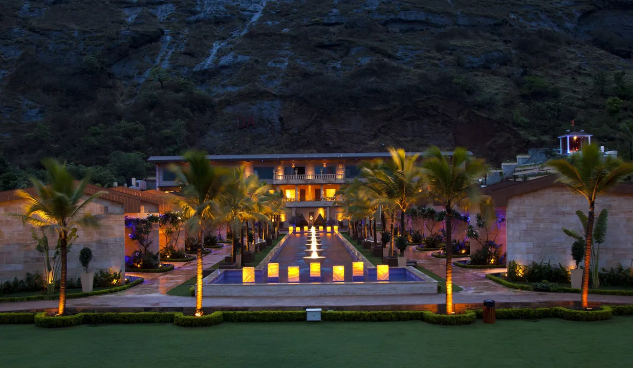 Planning for a trip? Then check these luxurious vacation properties near Mumbai for a fabulous stay!