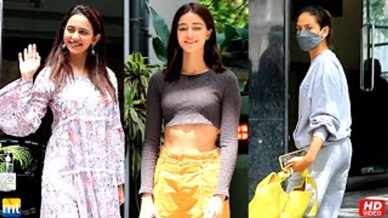 Ananya Panday Flaunts Her ABS At Maddock's Office; Rakul Preet At Cafe; Mira Kapoor At Clinic