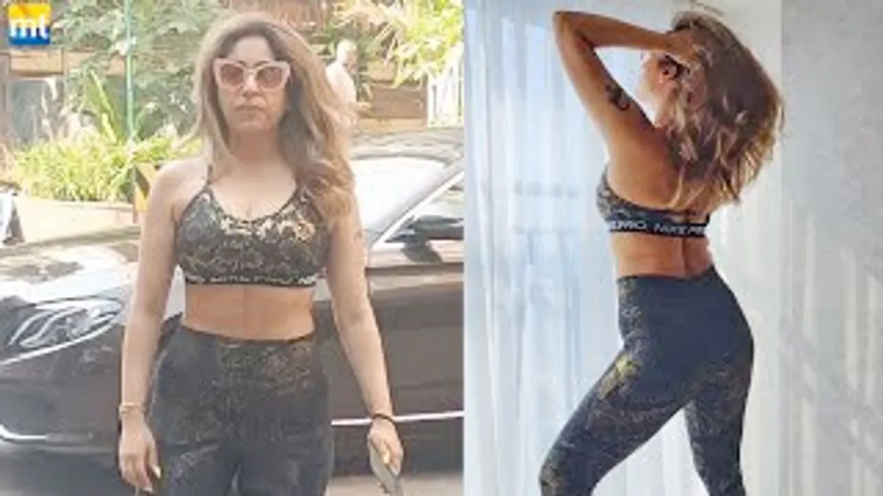 Neha Bhasin in a TIGHT glittering pants post workout sessions