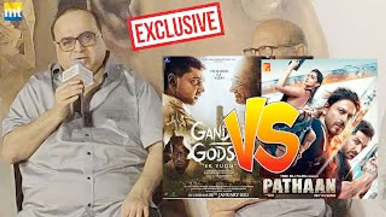 BREAKING : Rajkumar Santoshi REACTS to Clashing Shah Rukh 'Pathaan' with Gandhi Godse on 26 January