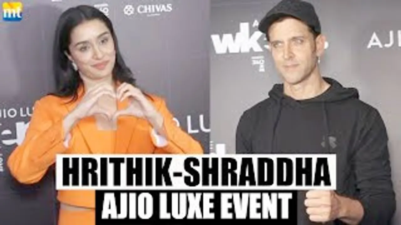 Shraddha Kapoor makes Heart ❤️ for Paps, Hrithik Roshan shows Thumb at Ajio Luxe Weekend