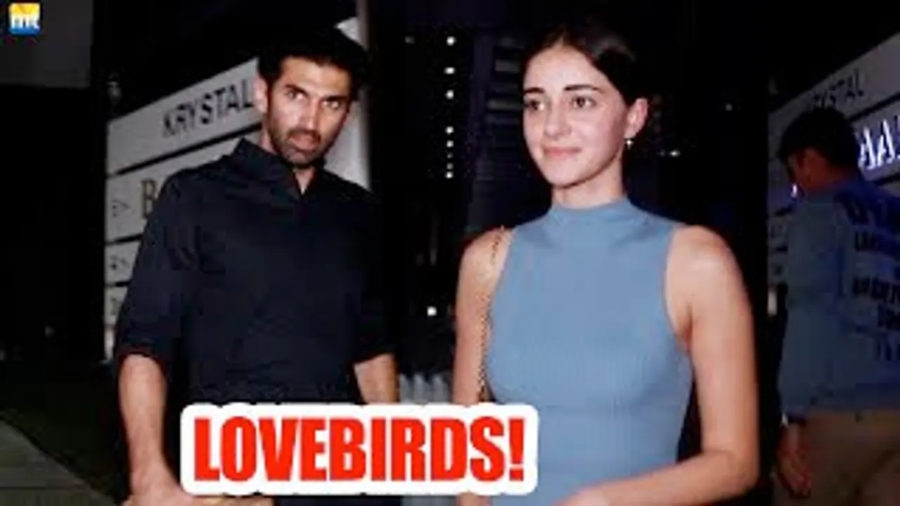 LOVEBIRDS! Ananya Panday & Aditya Roy Kapur together on a Dinner Date