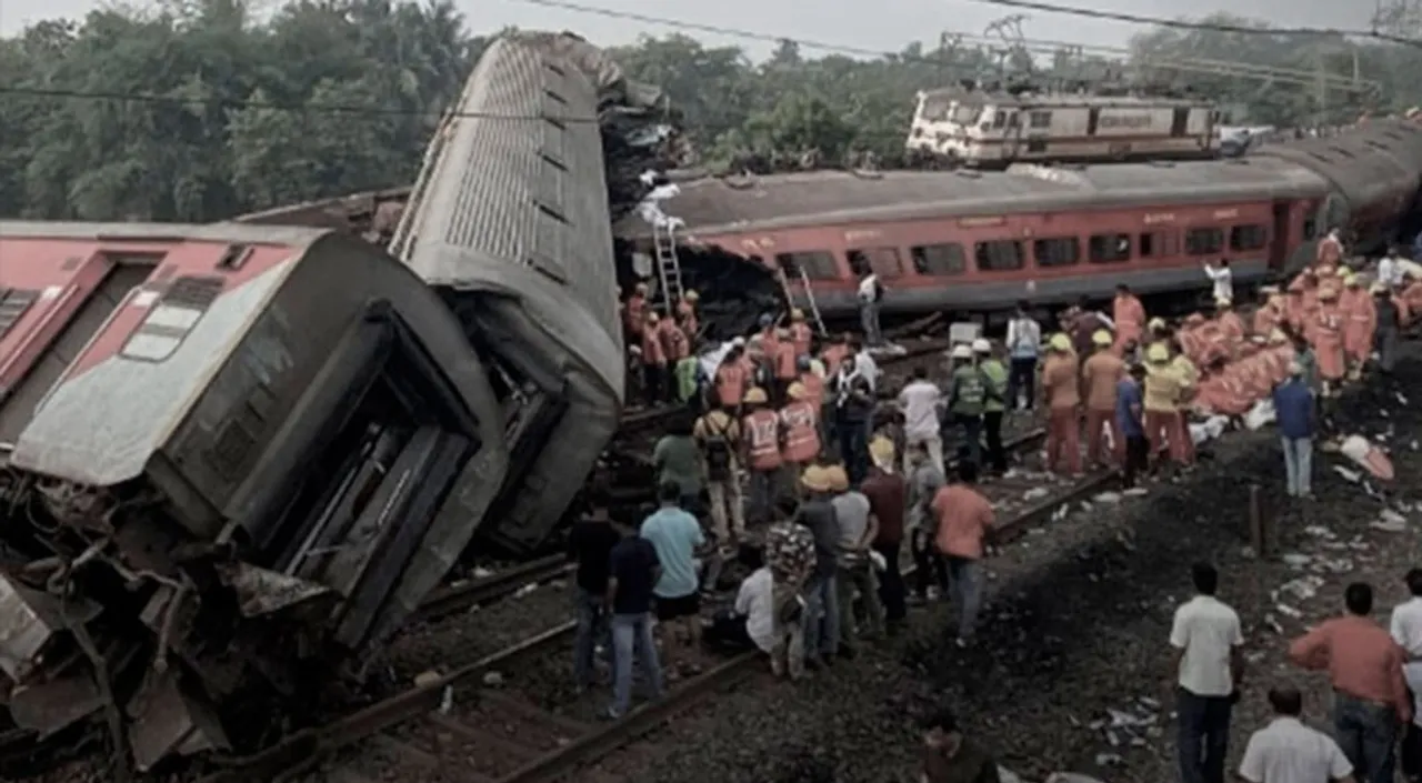 233 Dead & 900+ Injured In Odisha Train Tragedy; Heartbroken Salman Khan, Akshay Kumar & Virat Kohli React —