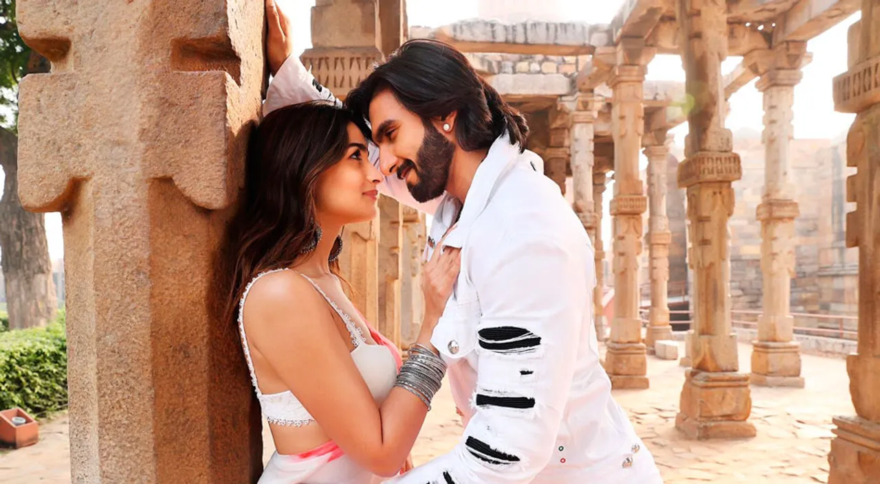 Super Hit Pair Of Alia Bhatt and Ranveer Singh Spread Magic In Rocky Aur Rani Kii Prem Kahaani Teaser —