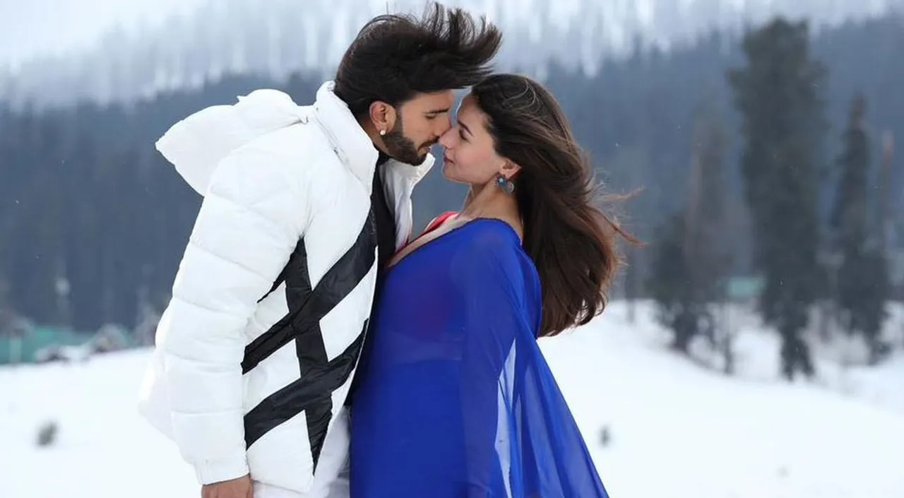 Karan Johar's Romantic Chartbuster Of The Season Tum Kya Mile Out Now —