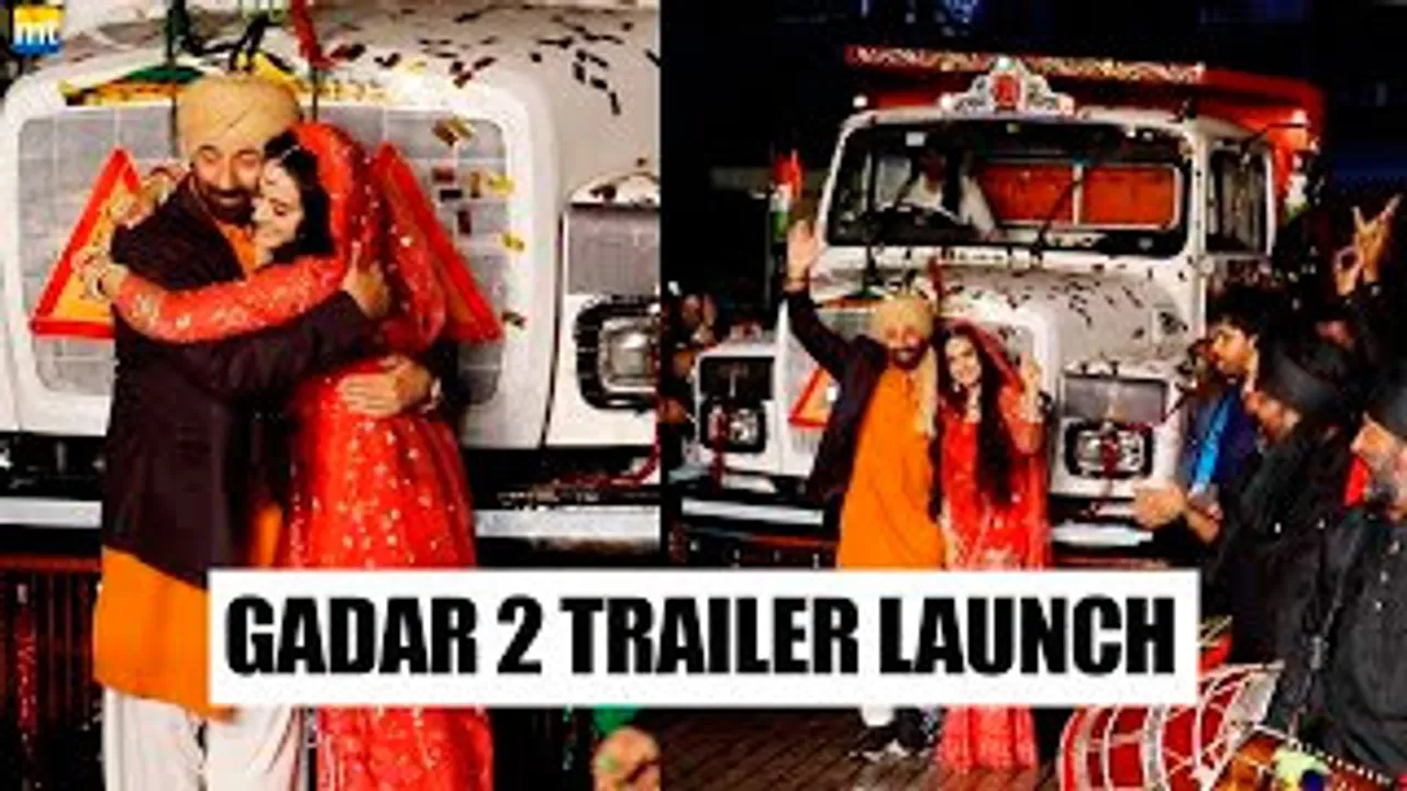 Sunny Deol aka Tara Singh & Ameesha Patel aka Sakina arrive in TRUCK for Gadar 2 Trailer Launch