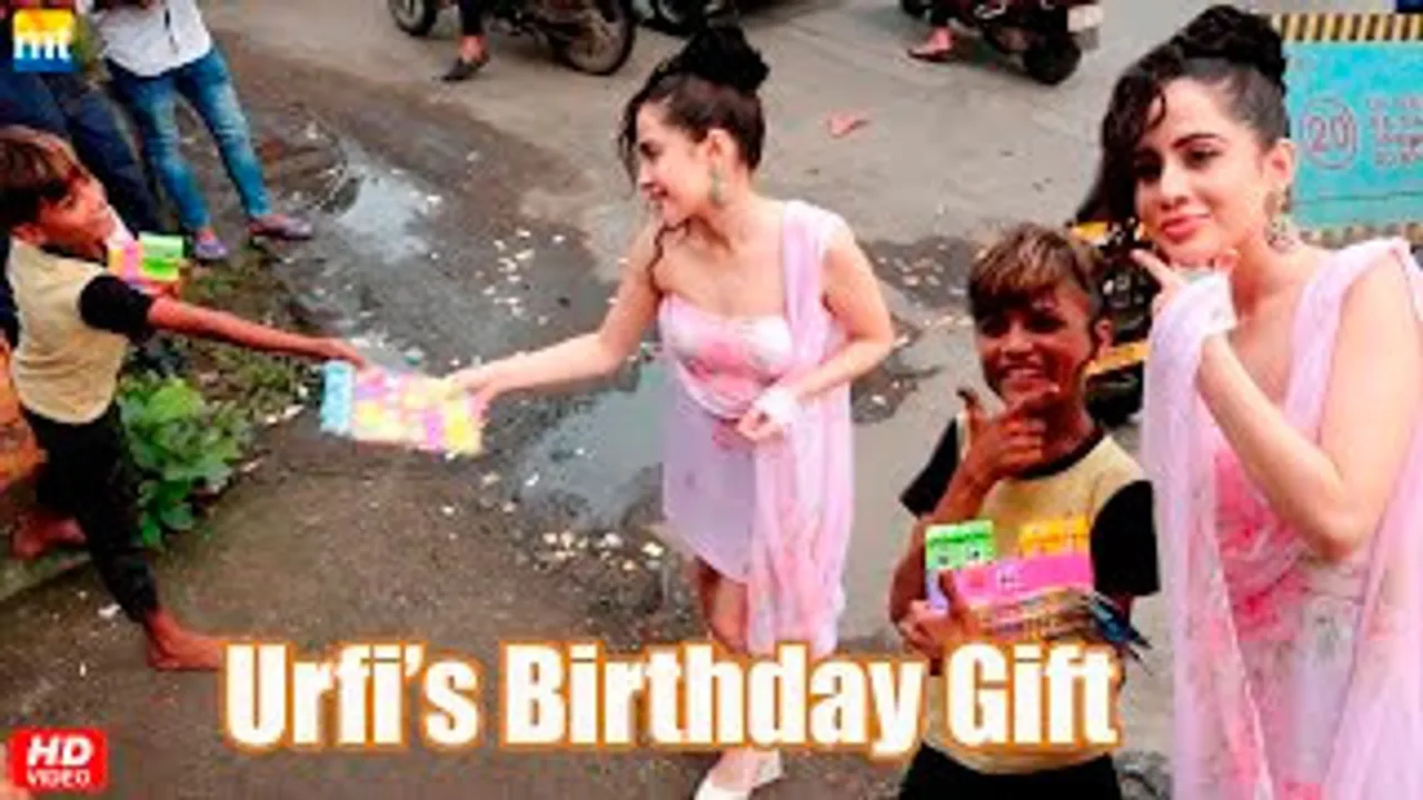 Urfi Javed Gets A GIFT From A Roadside Poor Kid For Her Birthday In Advance
