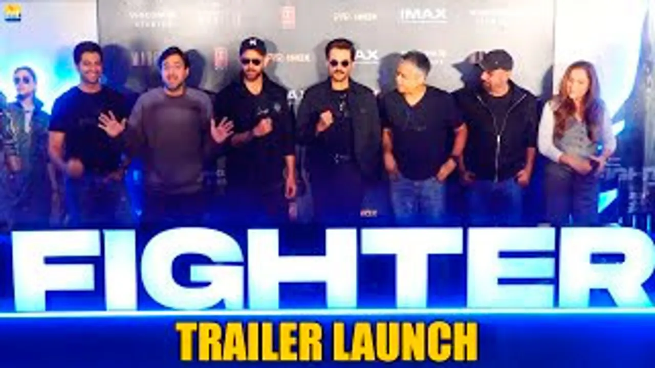 Hrithik Roshan, Anil Kapoor & Siddharth Anand at Fighter Trailer Launch With Fans