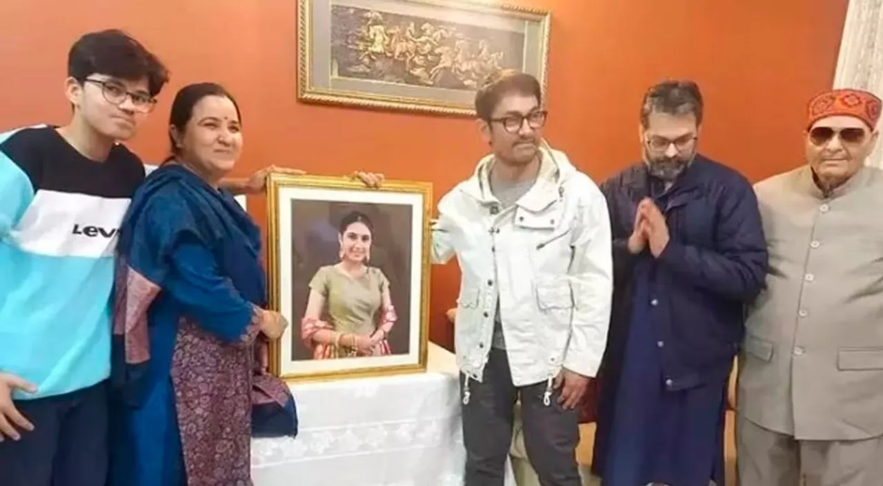 Aamir Khan Visits Dangal Girl Suhani Bhatnagar's House in Faridabad To Pay His Last Respects