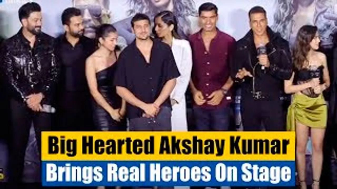 Big Hearted Akshay Kumar Calls Parde Ke Pichhe Ke Heroes on Stage at Bade Miyan Chote Miyan Trailer Launch