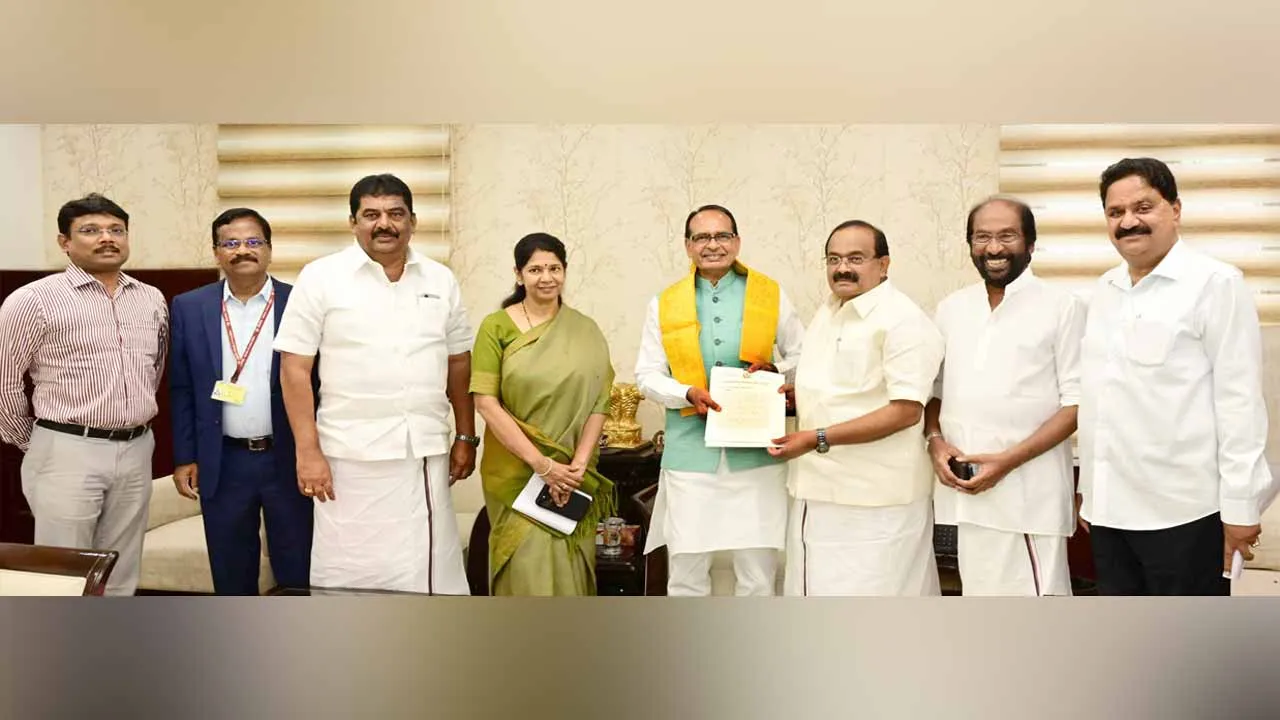  அமைச்சர் சக்கரபாணி மத்திய அமைச்சருடன் சந்திப்பு!