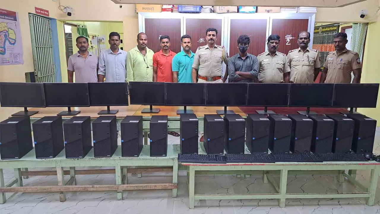  பல்கலை. கம்யூட்டர்களை திருடி ஆன்லைனில் விற்பனை செய்த மாணவர்!
