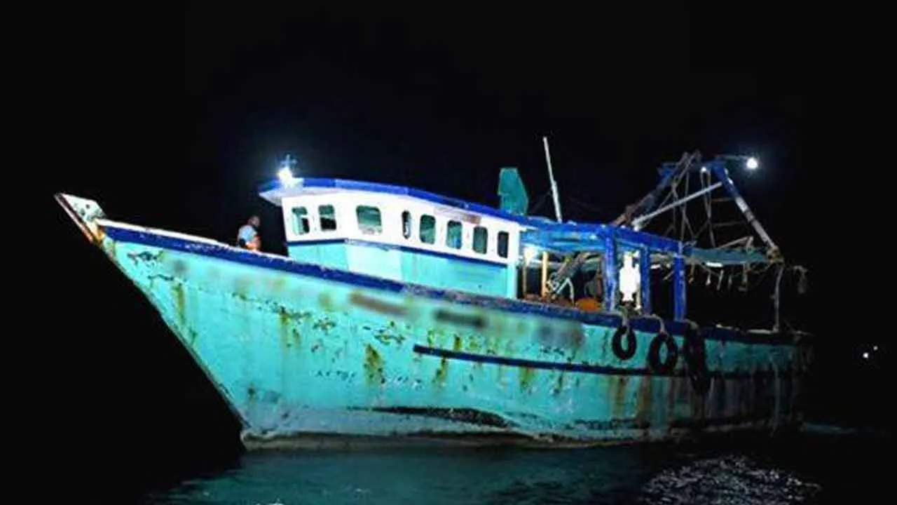  Shocking early morning - eight fishermen arrested Photograph: (rameshwaram) 