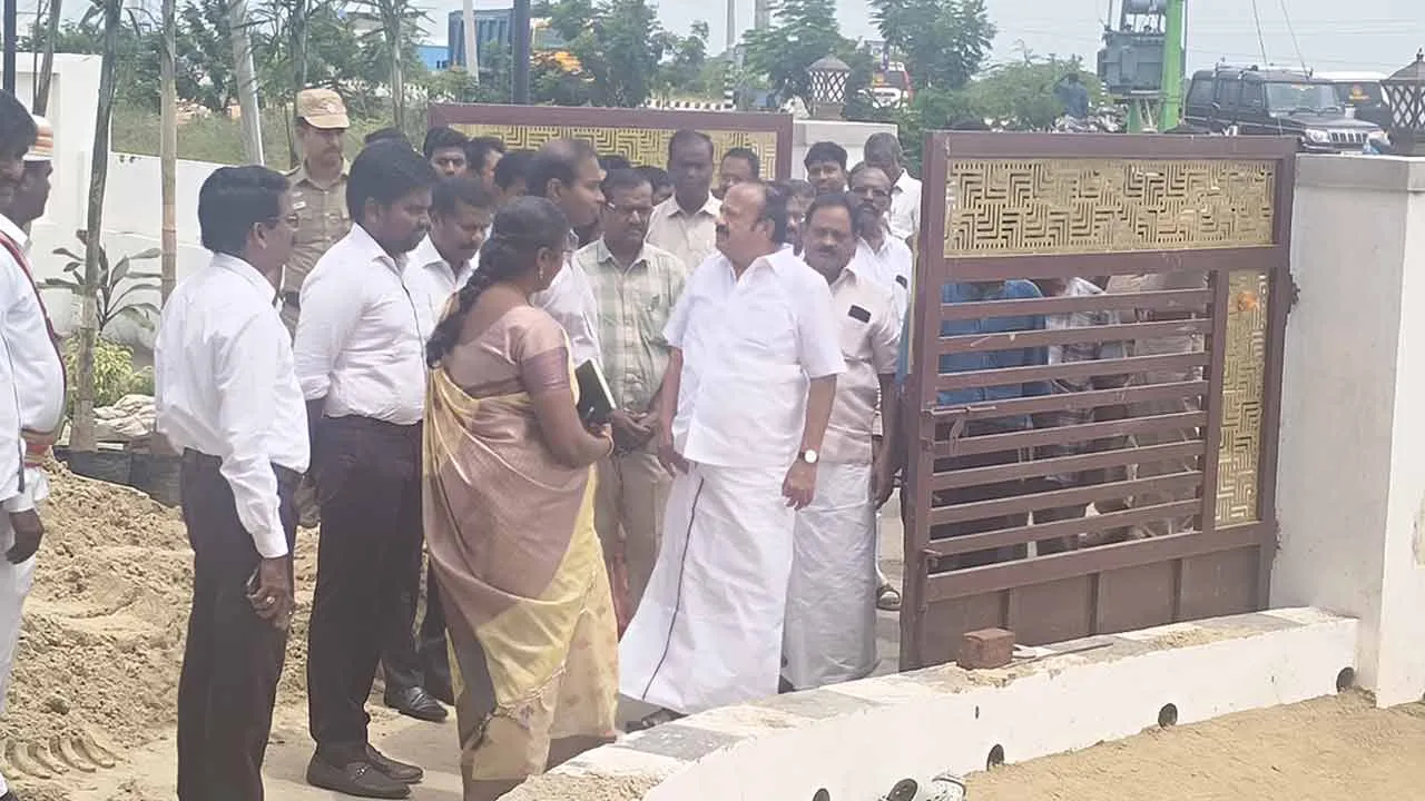  “பாமகவில் குடும்ப சண்டையை மறைப்பதற்காக திமுகவை குறை கூறுகின்றனர்” - அமைச்சர் எம்.ஆர்.கே. பன்னீர்செல்வம்