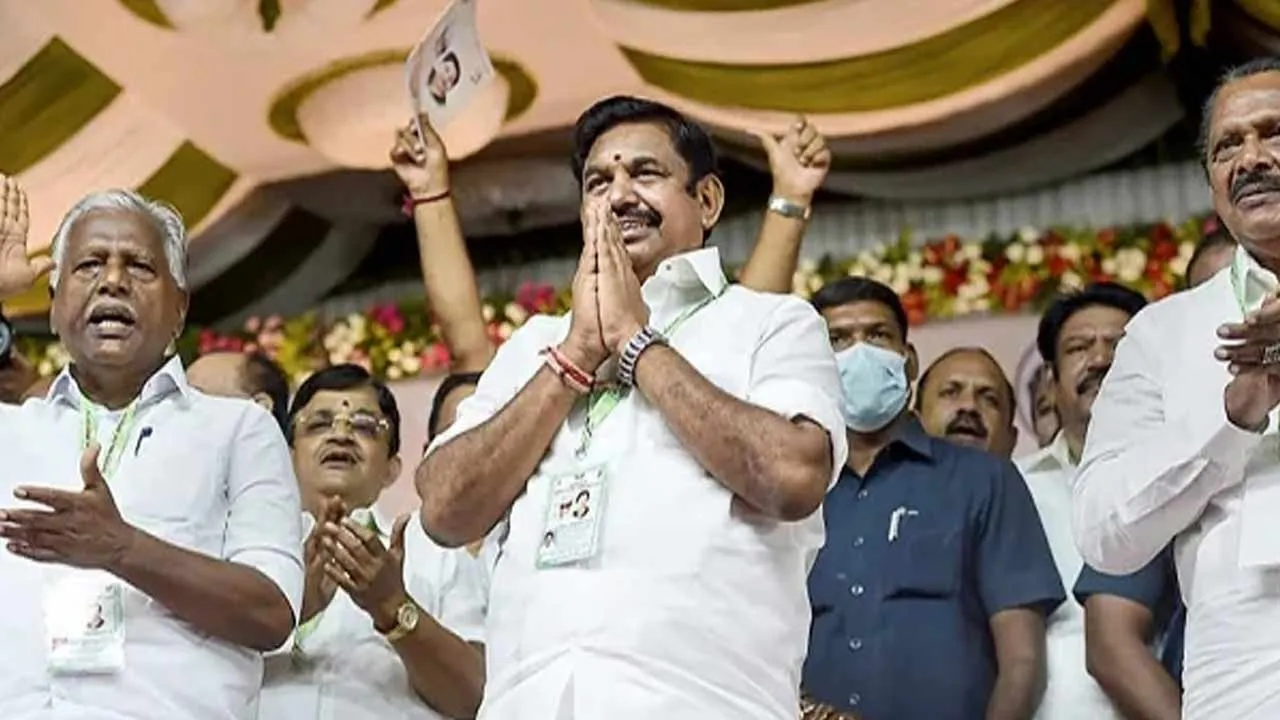  Edappadi Palaniswami calls on BJP Photograph: (admk) 