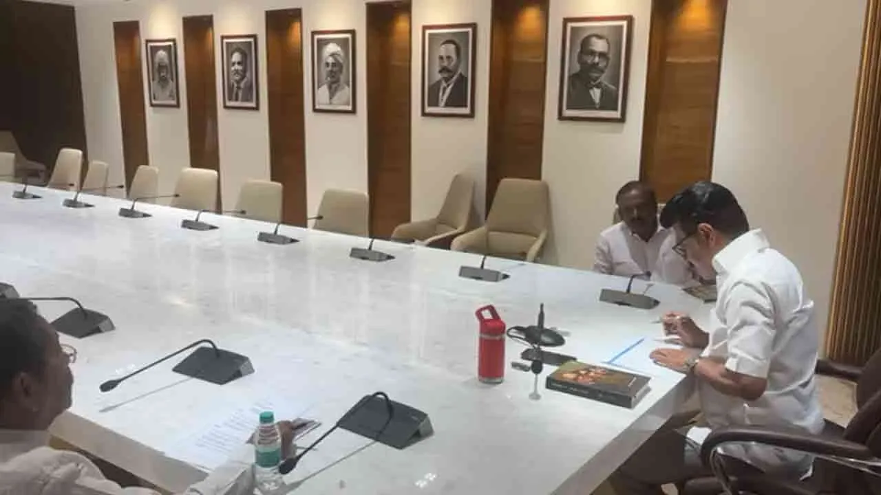  One to One - Tamil Nadu membership joining the fast-growing party Photograph: (DMK) 