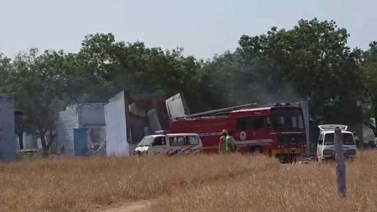 பட்டாசு ஆலை வெடி விபத்து; ஒருவர் கைது - 5க்கும் மேற்பட்டோர் மருத்துவமனையில் அனுமதி!