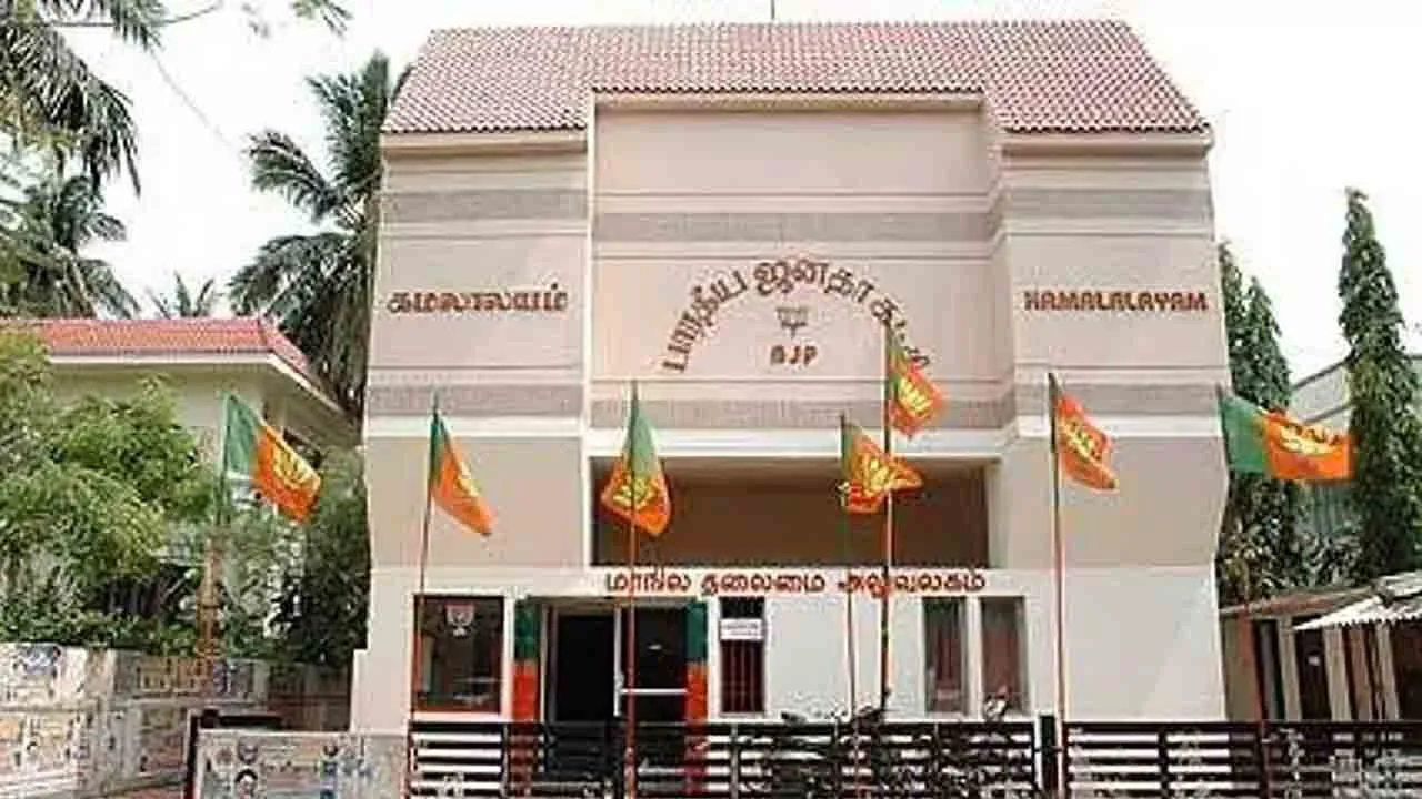  பாஜக பூத் கமிட்டி; பொறுப்பாளர் மீது சீனியர்கள் அதிருப்தி !