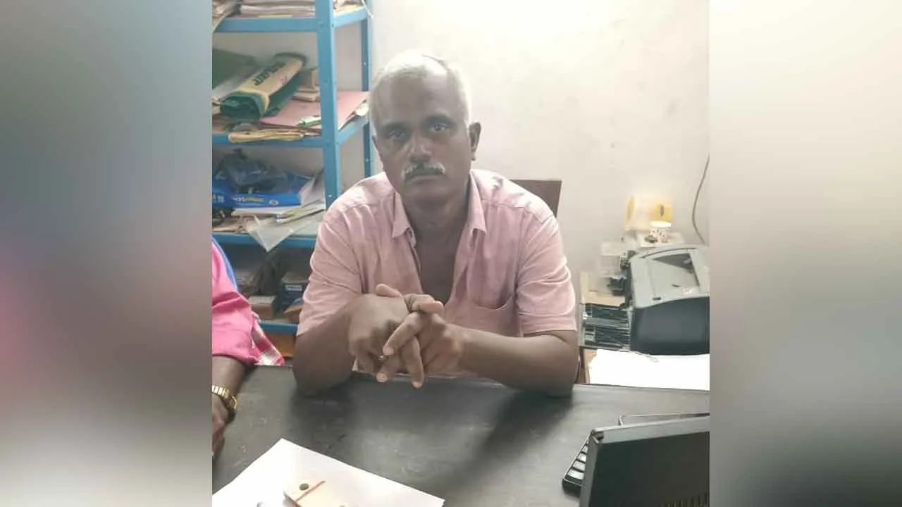  மின் இணைப்புக்கு ரூ.10 ஆயிரம் லஞ்சம்; கையும் களவுமாக சிக்கிய மின்வாரிய அதிகாரி!