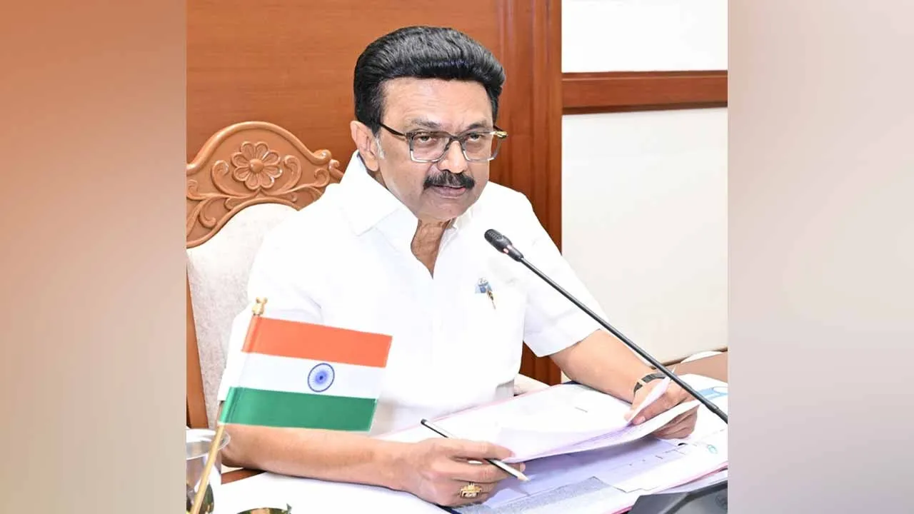  “50 மீனவர்கள் இலங்கை அதிகாரிகளால் சிறைபிடித்து வைக்கப்பட்டுள்ளனர்” - முதல்வர் கடிதம்!