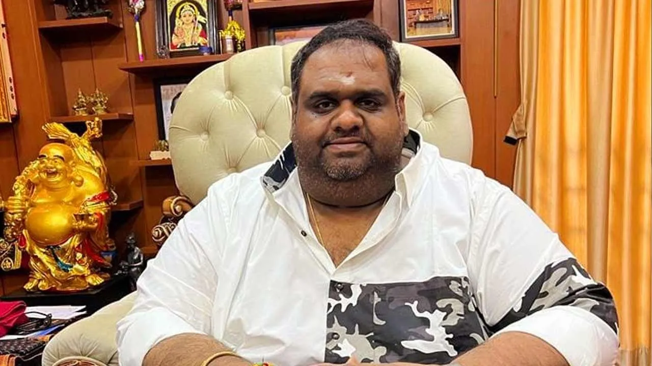  தயாரிப்பாளர் ரவீந்தர் சந்திரசேகரனுக்கு மும்பை போலீஸ் சம்மன்