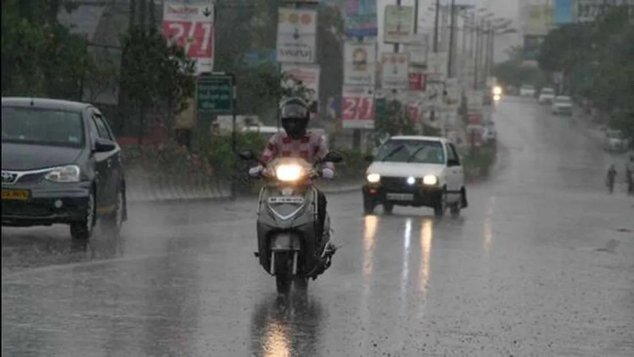  Rain alert for 8 districts Photograph: (rain) 