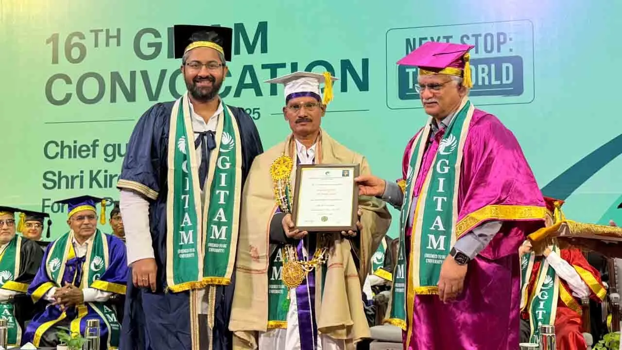  ‘பேட்மேன்’ அருணாசலம் முருகானந்தத்திற்கு கெளரவ டாக்டர் பட்டம்!