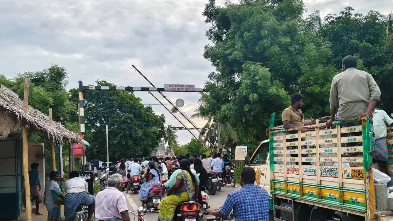 People of Chidambaram demand railway tunnel Photograph: (cuddalore) 