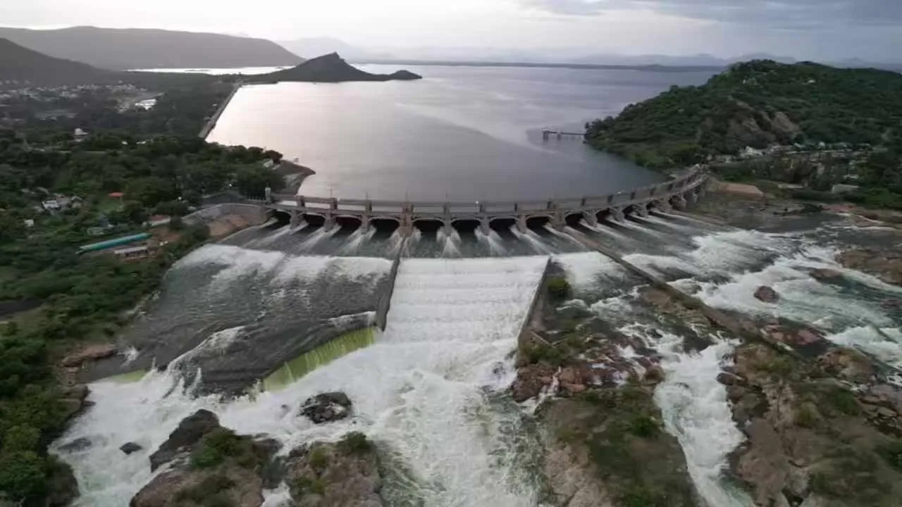  Mettur Dam filled for the fourth time this year Photograph: (METTUR DAM) 
