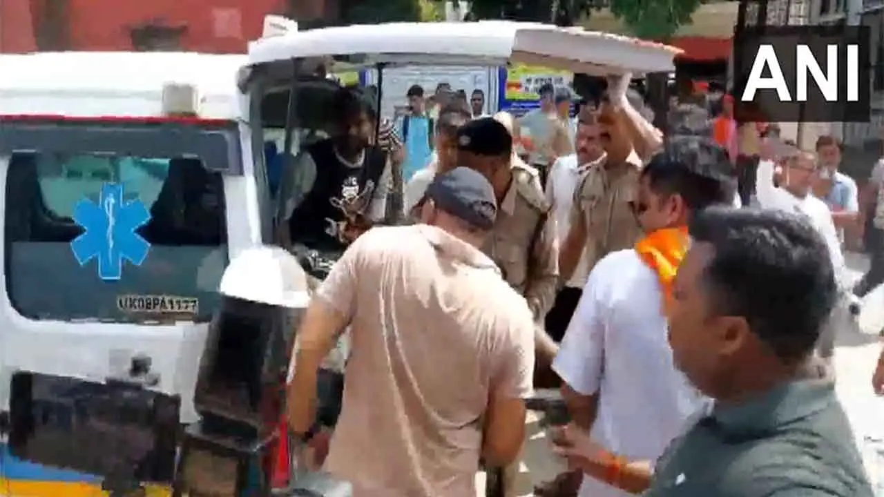  திடீரென பரவிய வதந்தி; கூட்ட நெரிசலில் சிக்கி 6 பேர் பரிதாபமாக உயிரிழப்பு!